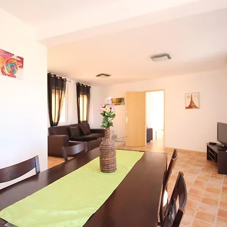 Maryvilla 0510 *